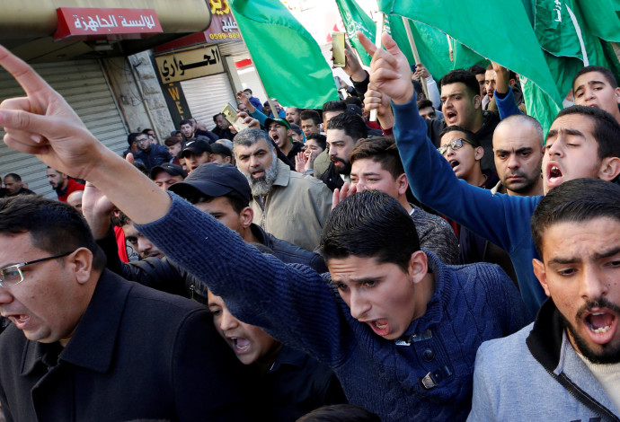 הפגנה של חמאס בשכם (צילום:  רויטרס)