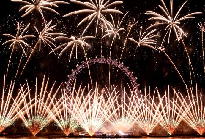 ערב השנה החדשה בלונדון (צילום:  AFP)