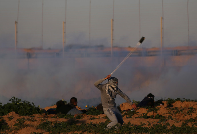 מהומות בגבול רצועת עזה (צילום:  רויטרס)