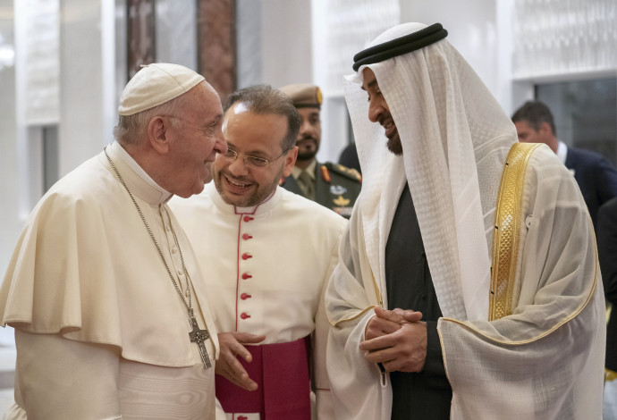 האפיפיור פרנציסקוס ושייח' מוחמד בין-זייד (צילום:  רויטרס)