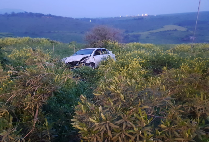 תאונת דרכים סמוך לטבריה (צילום:  דוברות המשטרה)