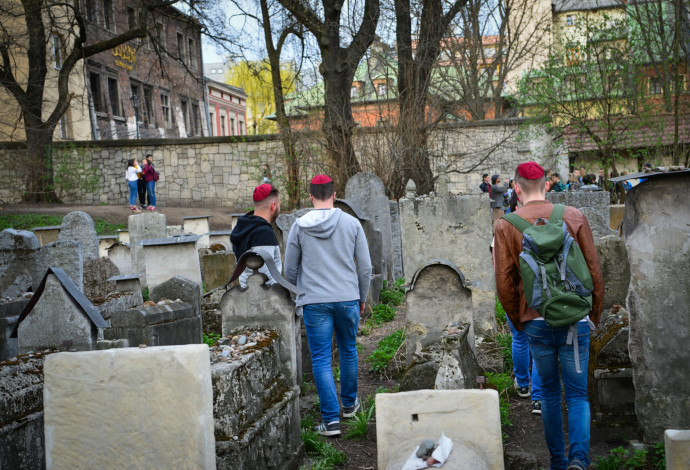 קברים בפולין  (צילום:  יוסי זליגר, פלאש 90)