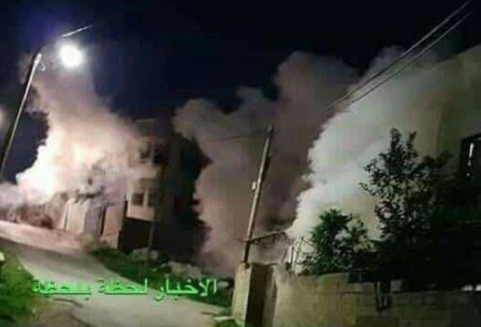 פיצוץ הבית בו שהה המחבל מהפיגוע באריאל (צילום:  רשתות ערביות)