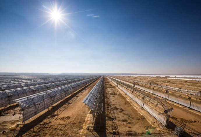 תחנת הכוח התרמו-סולרית באשלים (צילום:  גלעד קוולרצ'יק)