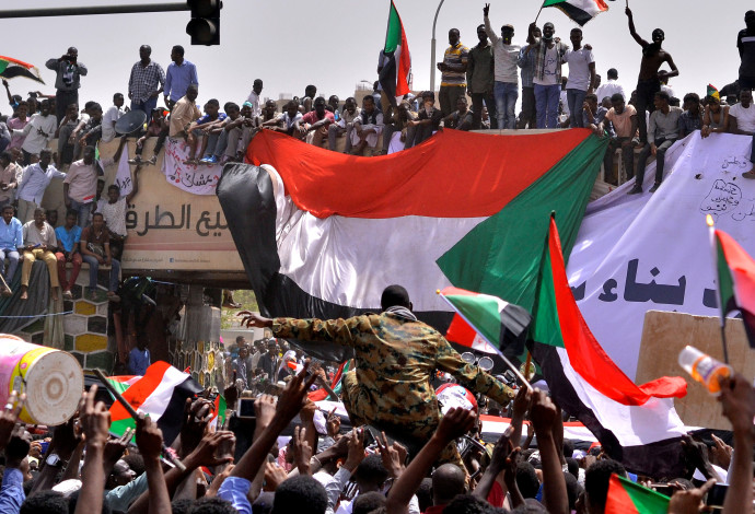 הפיכה בסודן (צילום:  רויטרס)