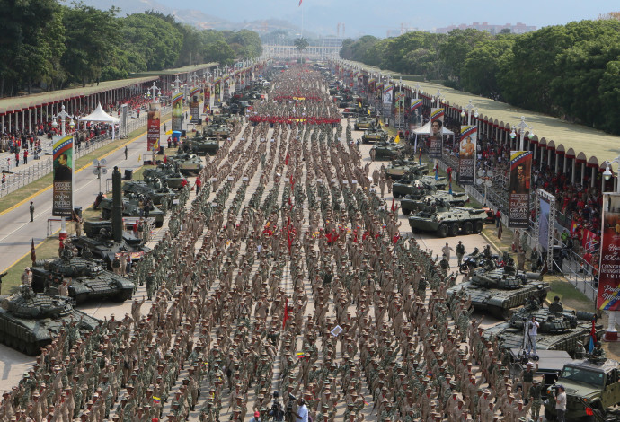 מצעד צבאי בוונצואלה (צילום: רויטרס)