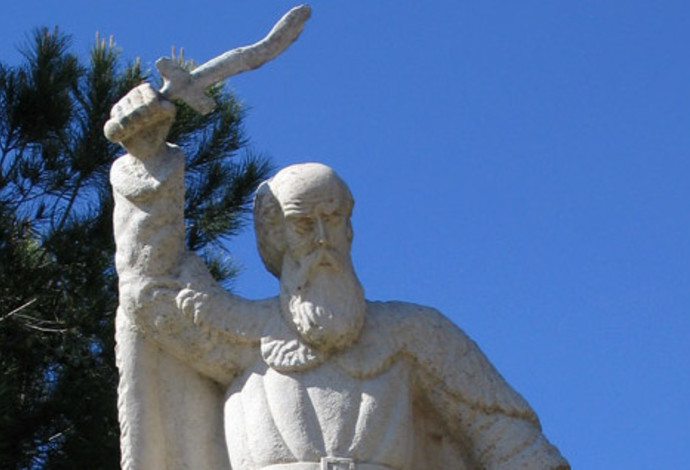פסל אליהו הנביא בקרן הכרמל (צילום:  תמר הירדני)