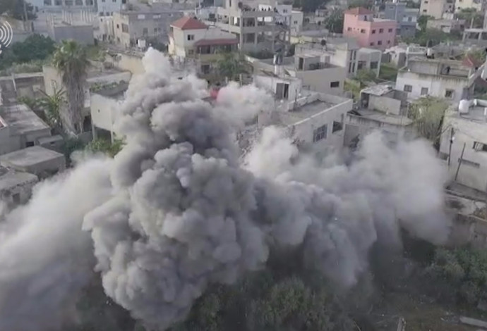 הריסת בית המחבל שביצע את הפיגוע באריאל (צילום:  דובר צה"ל)