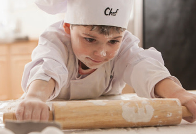 ילדים מבשלים (צילום:  Jose Luis Pelaez Inc, gettyimages)