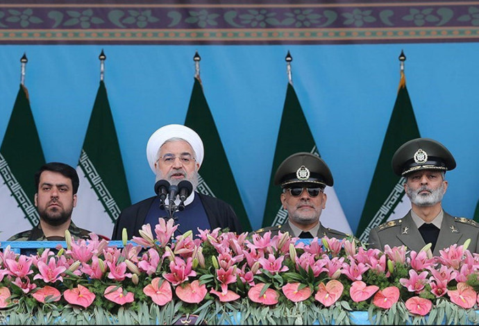 רוחאני והצמרת הצבאית של איראן (צילום:  רויטרס)