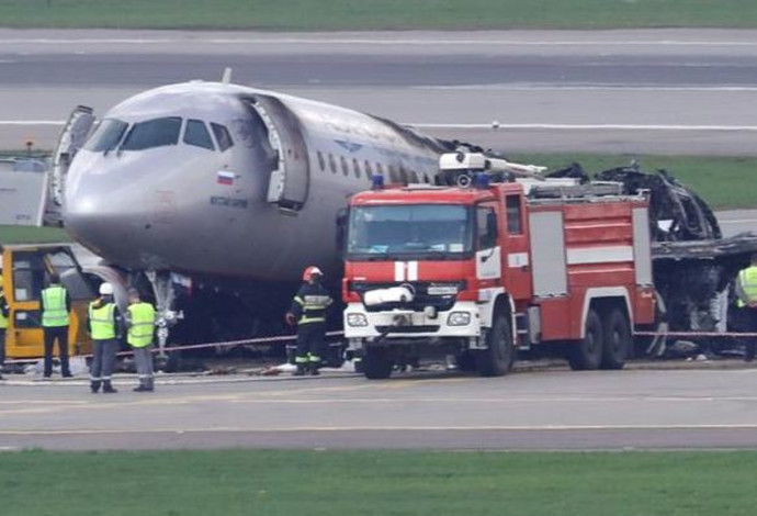 מטוס איירופלוט שביצע נחיתת חירום במוסקבה (צילום:  רויטרס)