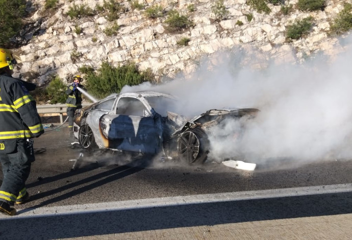 פיצוץ רכב בנצרת עילית (צילום:  חן יסניץ, תיעוד מבצעי מד"א)