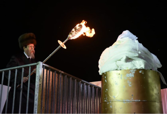 הדלקה בהילולת ל"ג בעומר במירון (צילום:  קובי ריכטר/TPS)