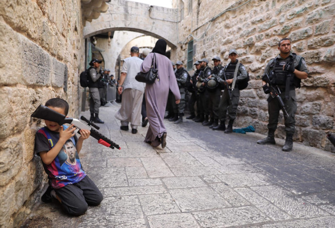כוחות מג"ב בעיר העתיקה בירושלים (צילום:  מרק ישראל סלם)
