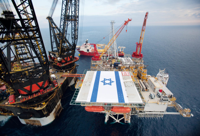 אסדת גז (צילום:  אלבטרוס צילומי אוויר)