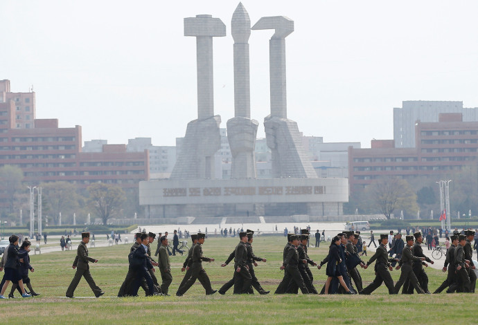 חיילים בצפון קוריאה (צילום:  רויטרס)