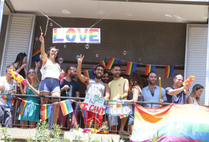 חוגגים במצעד הגאווה בתל אביב (צילום:  איתן אלחדז, TPS)