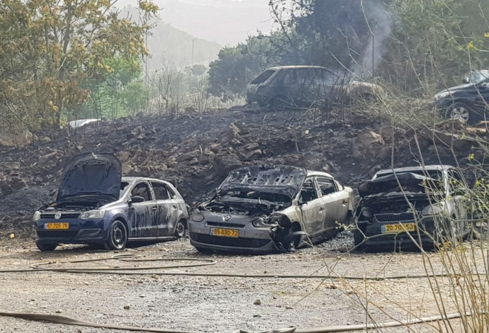 10 רכבים עלו באש בשריפה בירושלים (צילום:  אביגיל היילברון)