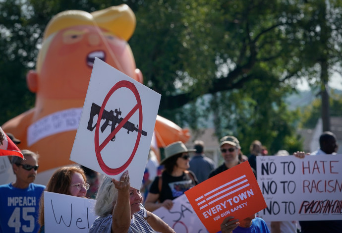מפגינים נגד דונלד טראמפ באוהיו (צילום:  רויטרס)