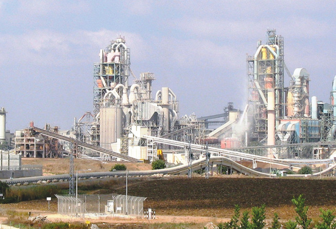 מפעל נשר ברמלה, ארכיון (צילום:  ויקיפדיה)