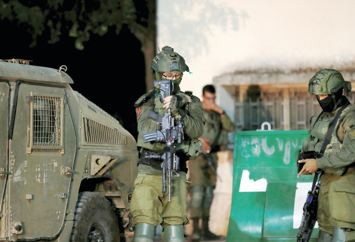 חיילים ישראלים בגבול לבנון (למצולמים אין קשר לנאמר בכתבה) (צילום:  פלאש 90)
