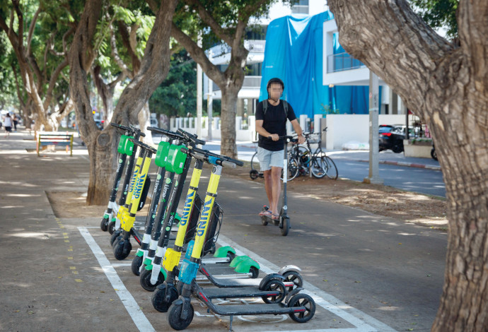 קורקינטים, אילוסטרציה (למצולם אין קשר לנאמר בכתבה) (צילום:  מרים אלסטר, פלאש 90)