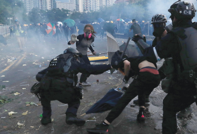 מהומות בהונג קונג (צילום:  רויטרס)