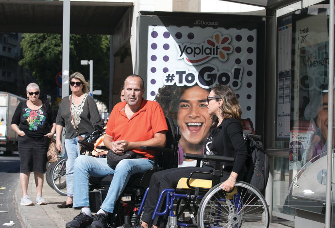 אופיר וטליה בדרכים (צילום:  יוסי אלוני)