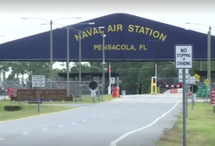 בסיס חיל הים האמריקאי בפנסקולה שבפלורידה (צילום:  צילום מסך: רויטרס)