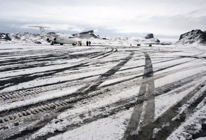 בסיס צבאי באנטארקטיקה (צילום:  (VANDERLEI ALMEIDA/AFP/Getty Images))
