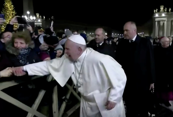 האפיפיור מתרגז  (צילום:  רויטרס)