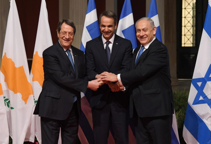 נתניהו עם נשיאי יוון וקפריסין (צילום:  חיים צח, לע"מ)