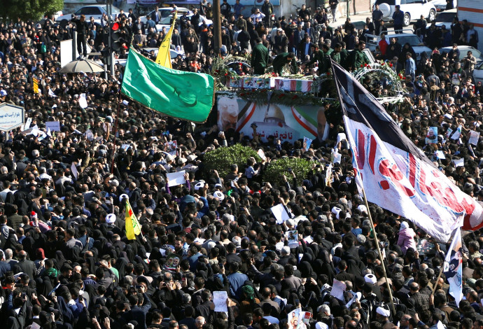 הלוויית קאסם סולימאני באיראן (צילום:  רויטרס)