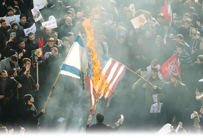 מחאה נגד ארה"ב וישראל בטהרן (צילום:  ATTA KENARE/AFP/Getty Images)