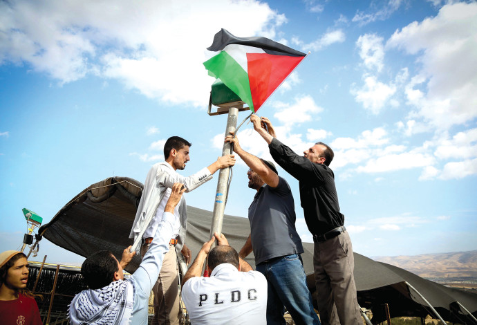 דגל פלסטין, בקעת הירדן (צילום:  פלאש 90)