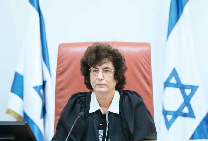 השופטת דפנה ברק ארז (צילום:  אוליבייר פיטוסי, פלאש 90)