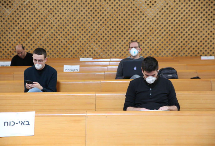 קורונה בבתי המשפט (צילום:  אלכס קולומויסקי, פול)