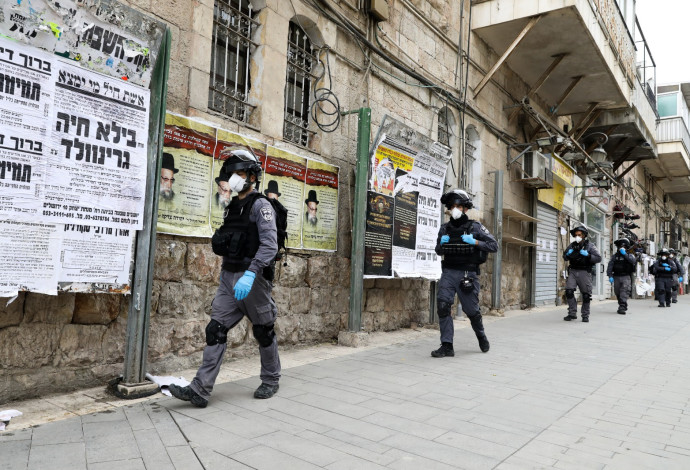 קורונה: אכיפת המשטרה במאה שערים, ירושלים (צילום:  מארק ישראל סלם)