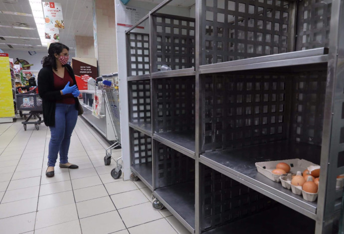 קורונה: קניות לקראת הסגר - למצולמים אין קשר לנאמר בכתבה (צילום:  מרק ישראל סלם)