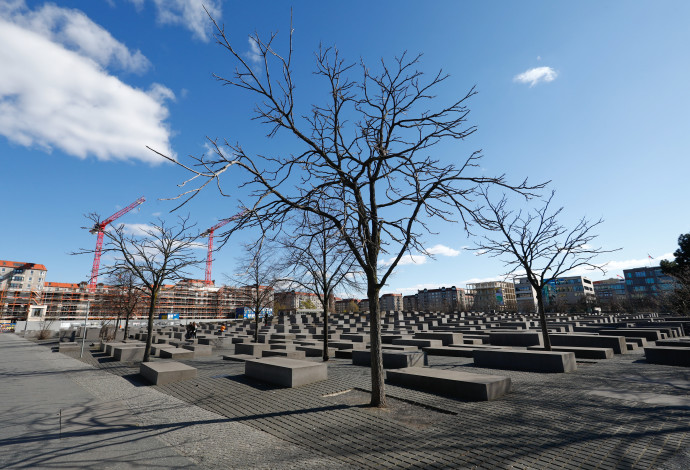 אנדרטה להנצחת השואה בברלין (צילום:  REUTERS/Michele Tantussi)