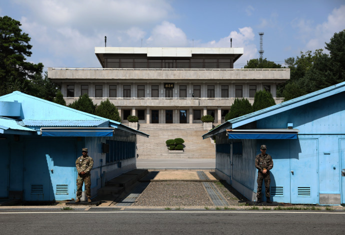 האזור המפורז בין קוריאה הצפונית לקוריאה הדרומית, ארכיון (צילום:  Chung Sung-Jun/Getty Images)
