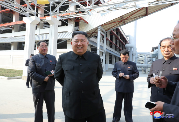 קים ג'ונג און  (צילום:  KCNA via REUTERS)