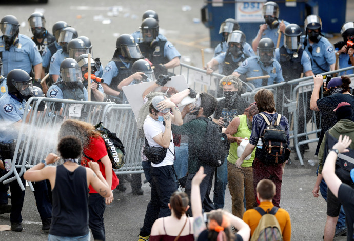 הפגנות נגד אלימות שוטרים בארה"ב (צילום:  REUTERS/Eric Miller)
