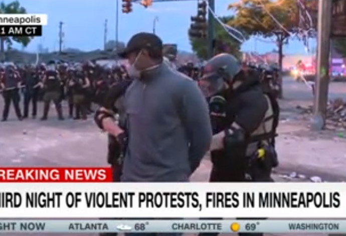 כתב CNN נעצר במהלך סיקור המחאות במיניאפוליס (צילום:  צילום מסך)