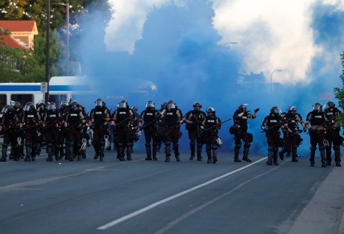 מהומות בארה"ב במחאה נגד אלימות שוטרים  (צילום:   REUTERS/Lucas Jackson)