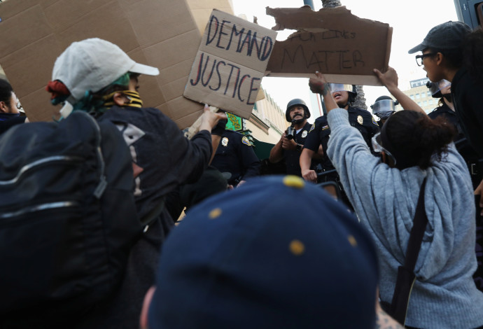 המהומות בארה"ב (צילום:  PATRICK T. FALLON/רויטרס)