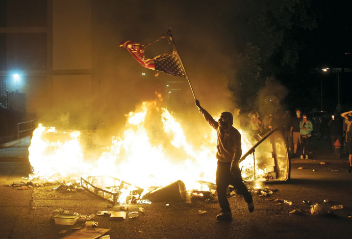 מהומות בארצות הברית (צילום:  רויטרס)