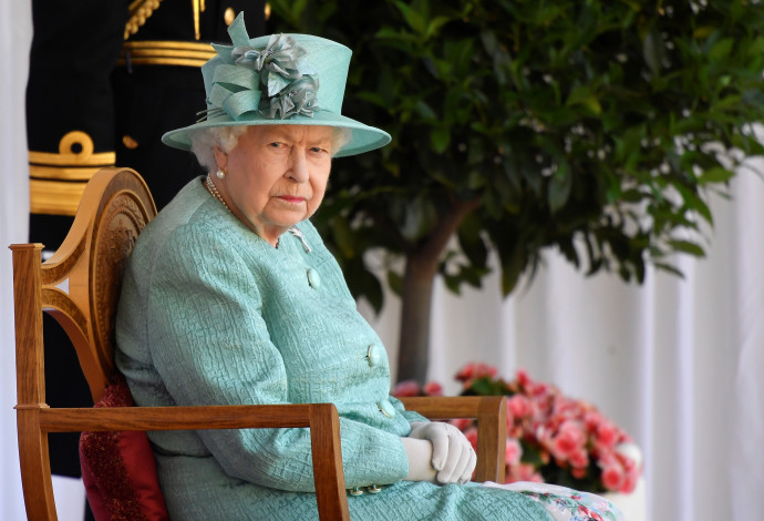 המלכה אליזבת, ארכיון. צילום: REUTERS/Toby Melville/Pool
