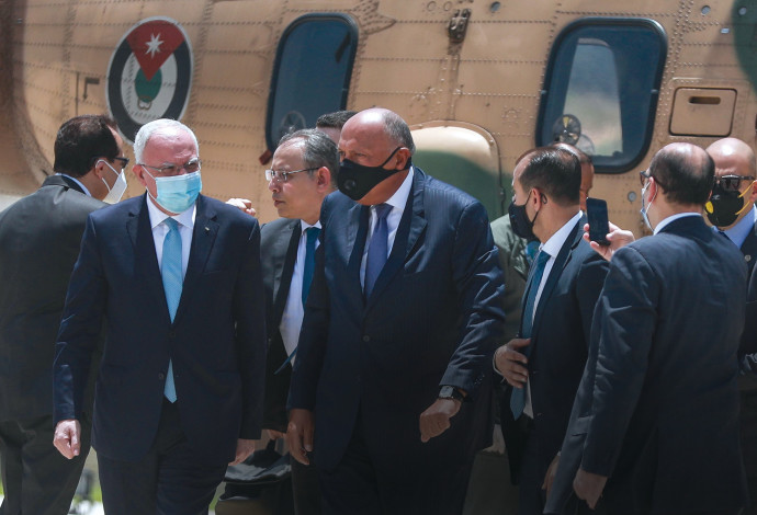 שר החוץ המצרי, סאמח שוכרי, מבקר ברמאללה (צילום:  פלאש 90)