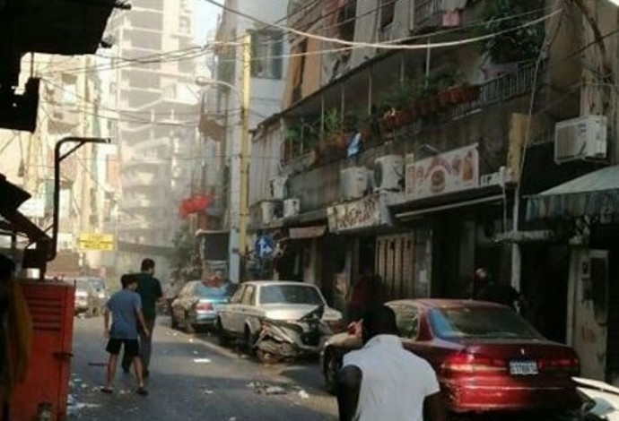 ההרס ברחובות ביירות בעקבות הפיצוץ בנמל (צילום:  רשתות ערביות)